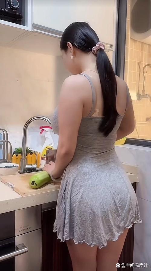 爆乳家政妇的肉感身体，如何吸引雇主长期签约？
